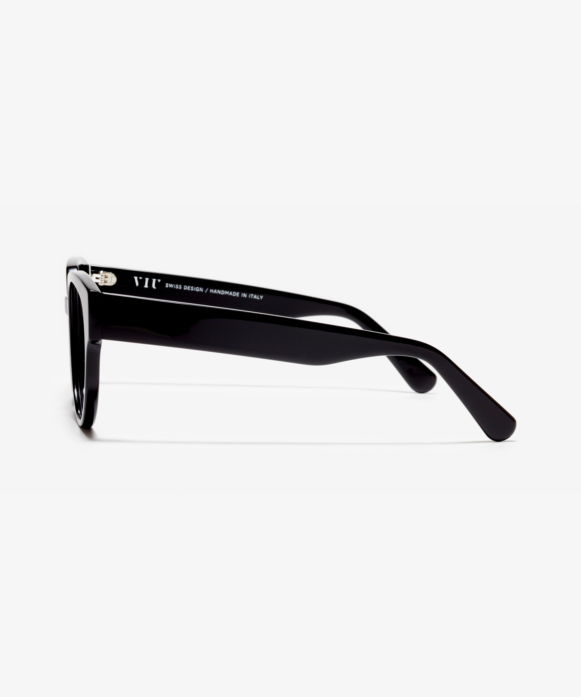 Seite-Bild der Brille The Chic in Farbe Black und Größe Mittel