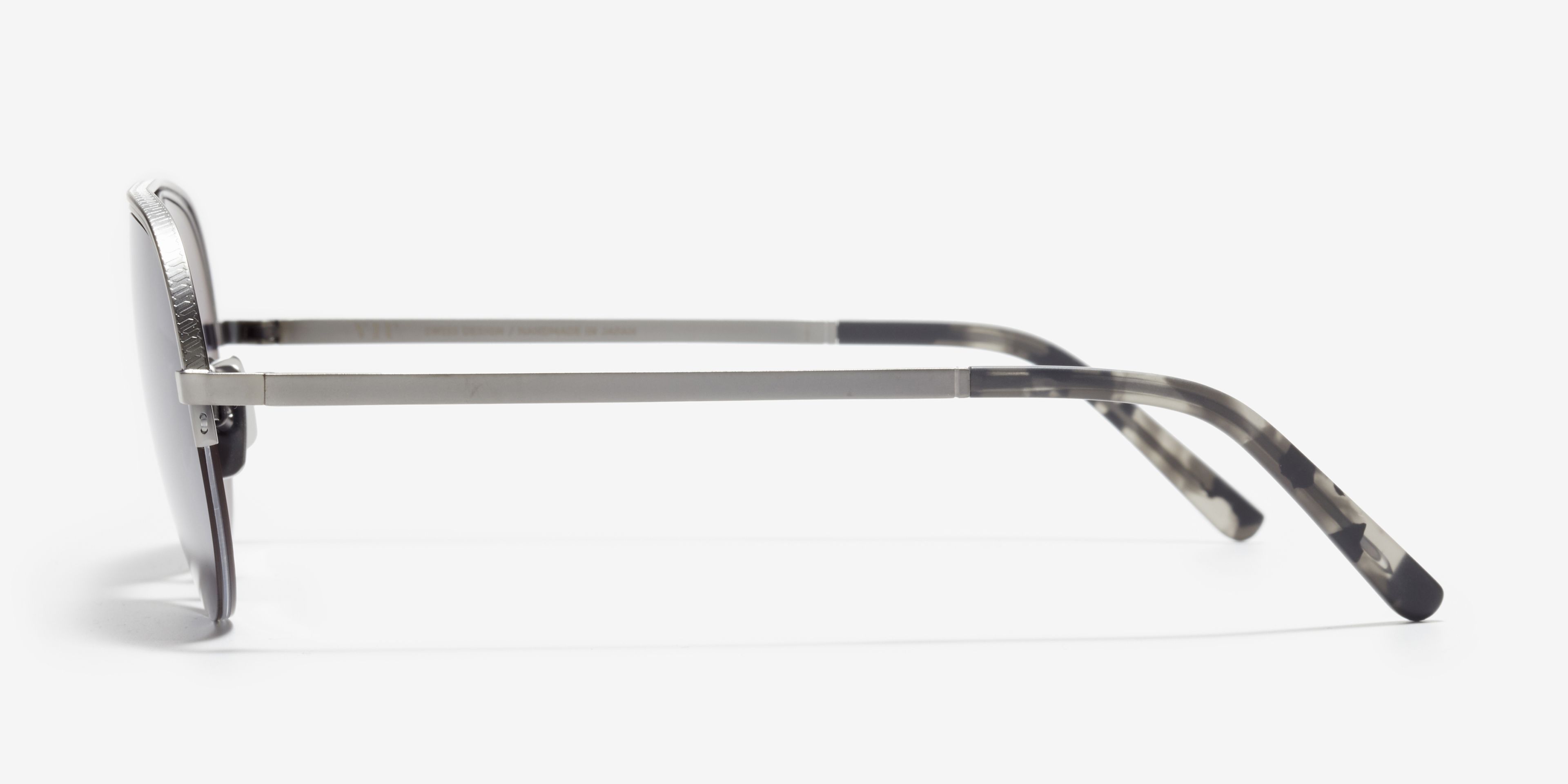 Side image of the sunglasses The Nomad in colour Gunmetal and size Wide