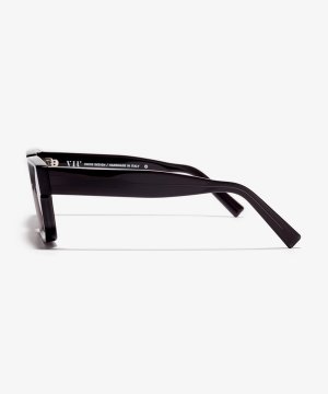Seite-Bild der Sonnenbrille The Savage in Farbe Black Transparent und Größe Breit