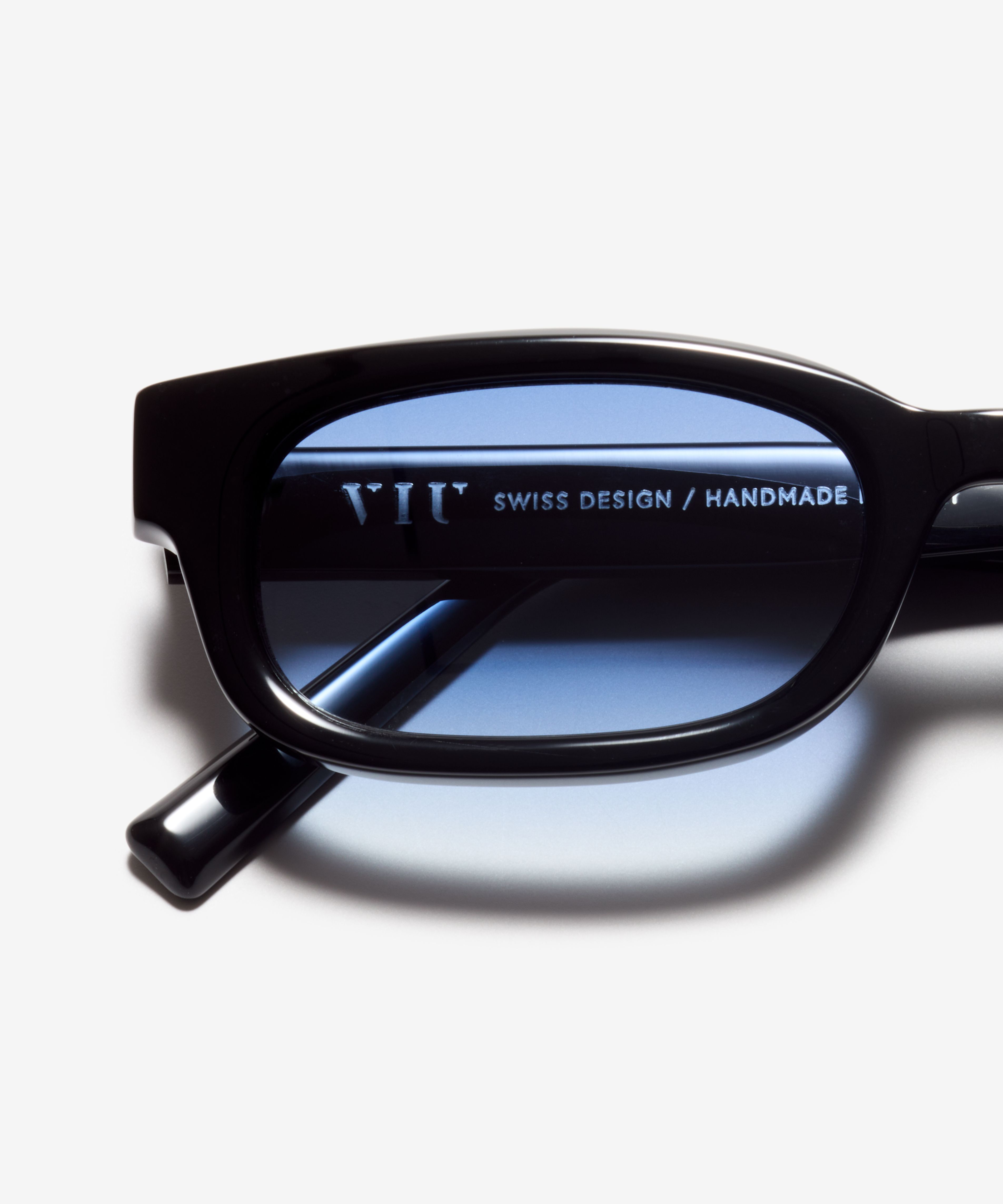 Detail-Bild der Sonnenbrille The Shameless in Farbe Black und Größe Breit