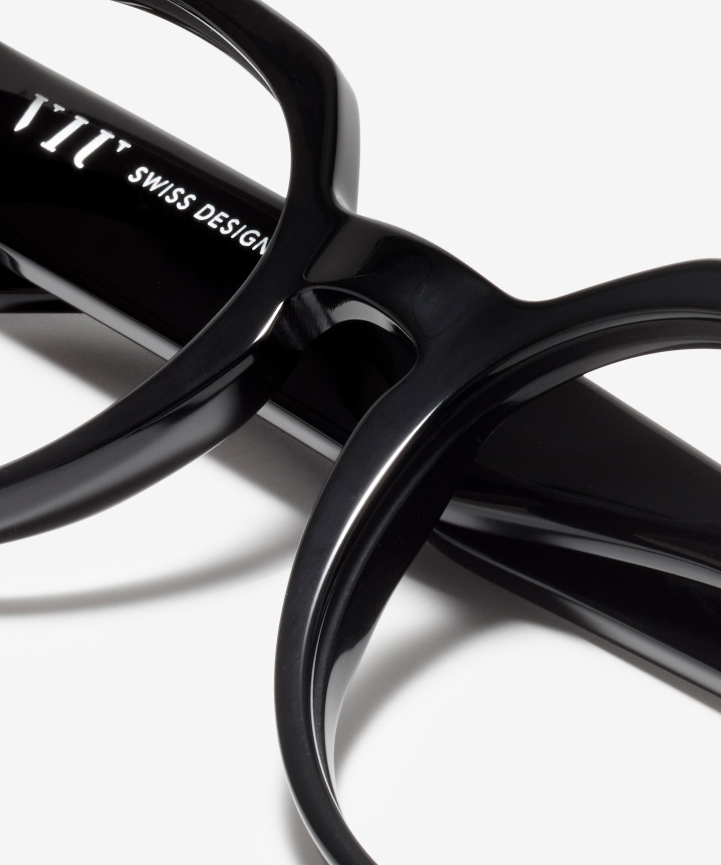 Detail-Bild der Brille The Chic in Farbe Black und Größe Mittel