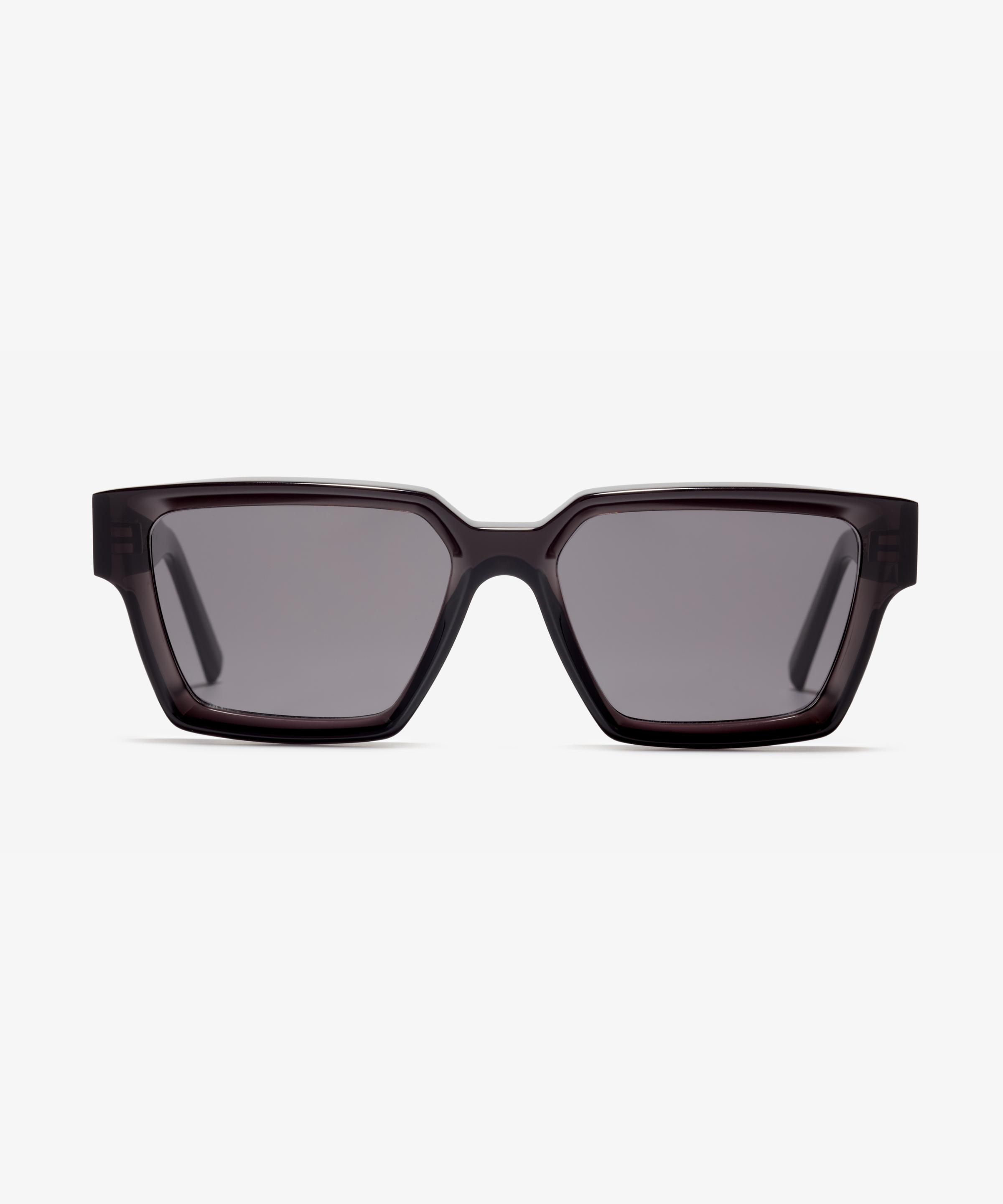 Front image of the sunglasses The Savage in colour Black Transparent and size Wide