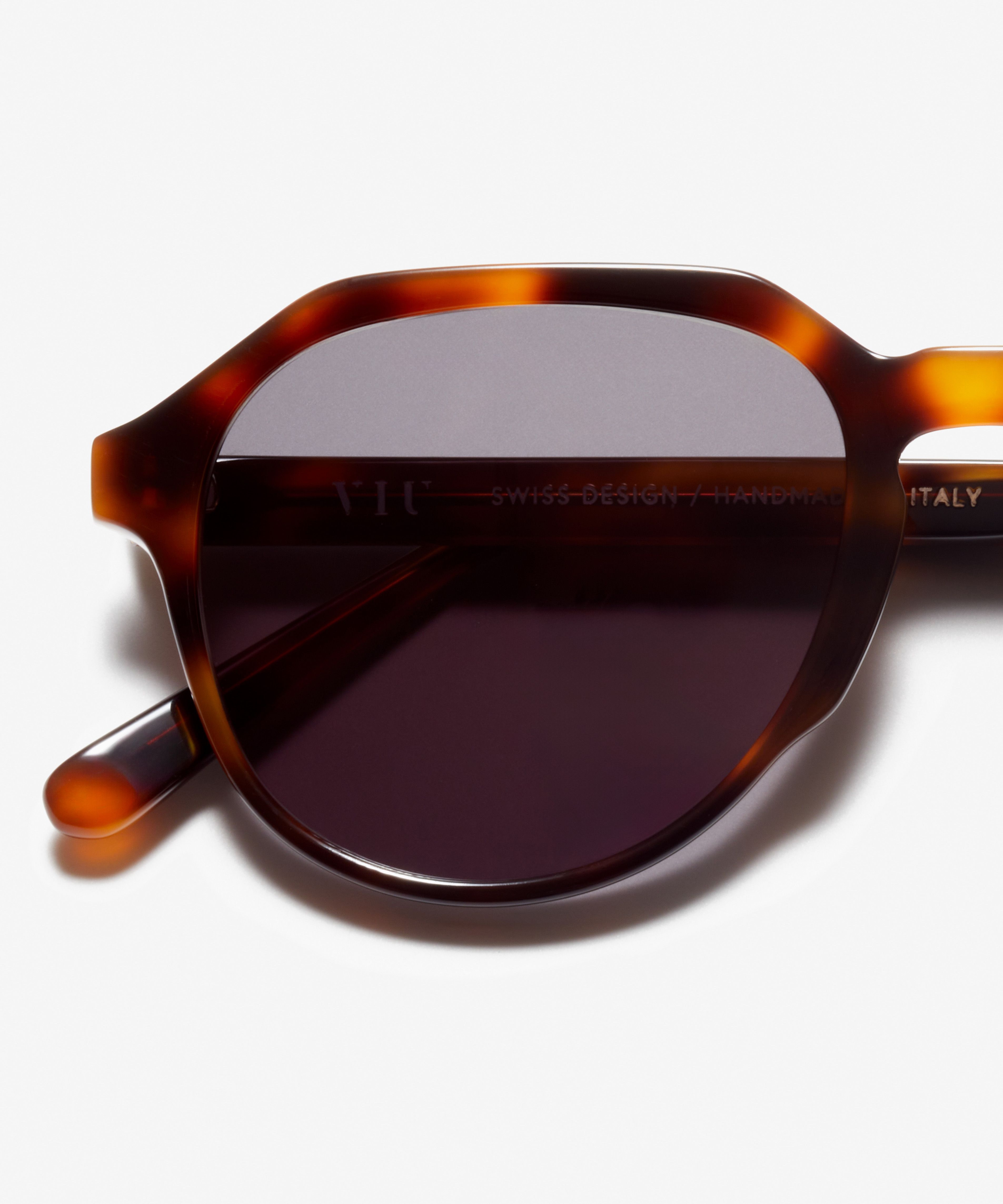 Image Détail de la paire de lunettes de soleil The Eccentric en couleur Cherrywood et taille Large